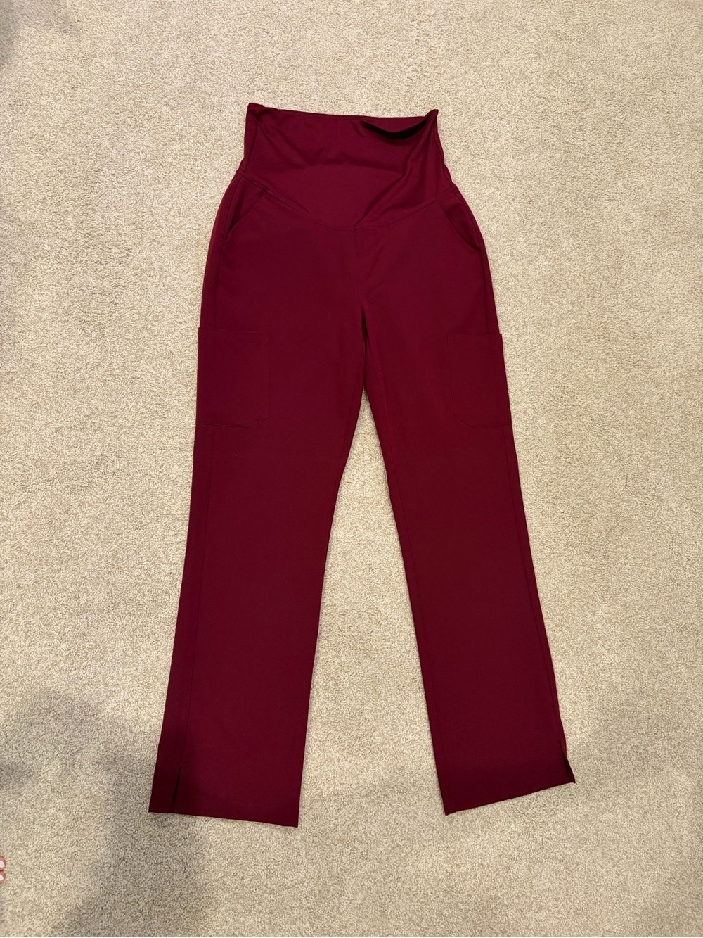 Mandala Maternity scrubs in Burgundy